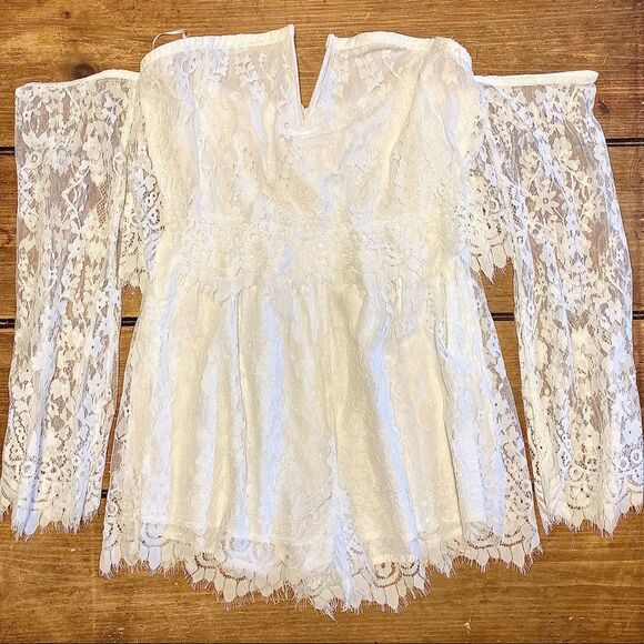 Sage White Lace Off Shoulder Long Sleeve Romper Small New Boutique - Picture 2 of 12
